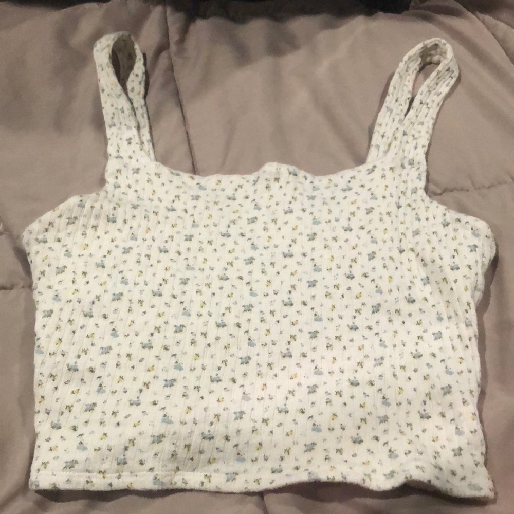 White flora cropped tank. Thicker straps, stretchy